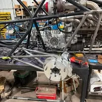 Drivetrain and inboard hub mounted in the sand car chassis