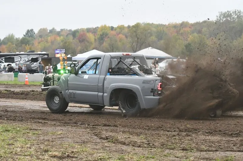 Top Gun launching, side view, huge dirt roost